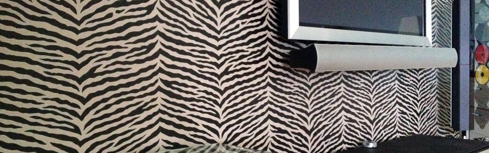 Contrast wall decorating by Graham White Decorators Penrith